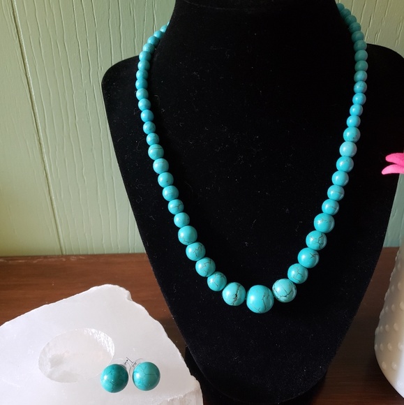 Fashion Jewelry Jewelry - Turquoise Howlite bead necklace & earrings set